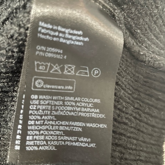 H&M Divided Turtle Neck Long Sleeves Ribbed Knit Cropped Sweater. Size X-Small - Picture 6 of 7